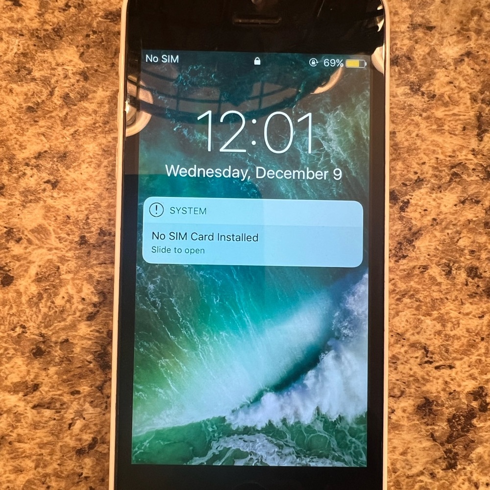 iPhone - Picture 2 of 3